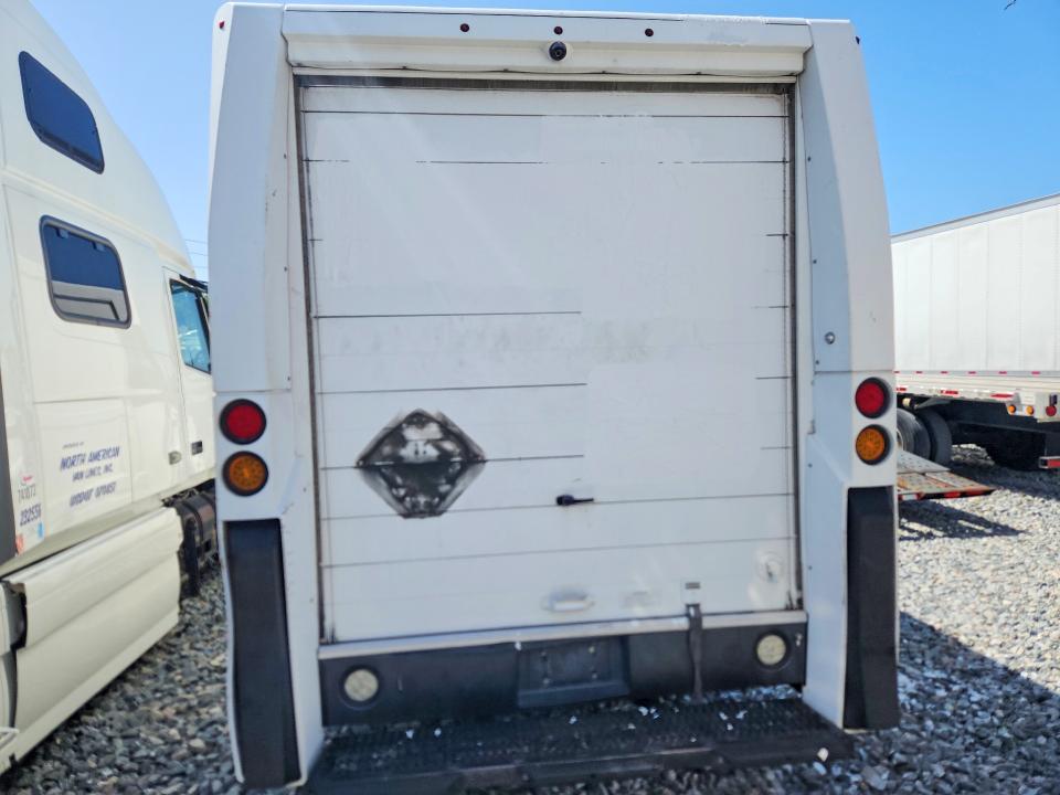60488486 :رقم المزاد ، JALB4T176D7W00172 vin ، 2013 Isuzu Npr مزاد بيع