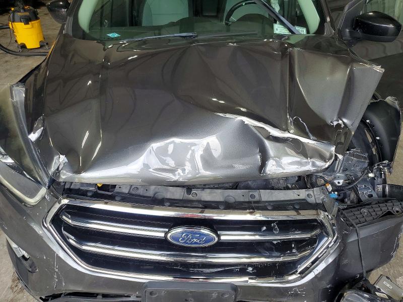2018 Ford Escape მანქანა იყიდება აუქციონზე, vin: 1FMCU9GD8JUB92854, აუქციონის ნომერი: 60811876