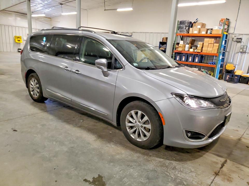 60470306 :رقم المزاد ، 2C4RC1BG8JR149181 vin ، 2018 Chrysler Pacifica مزاد بيع