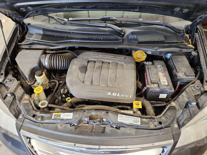 60791896 :رقم المزاد ، 2C4RC1CG1FR707880 vin ، 2015 Chrysler Town & Country مزاد بيع