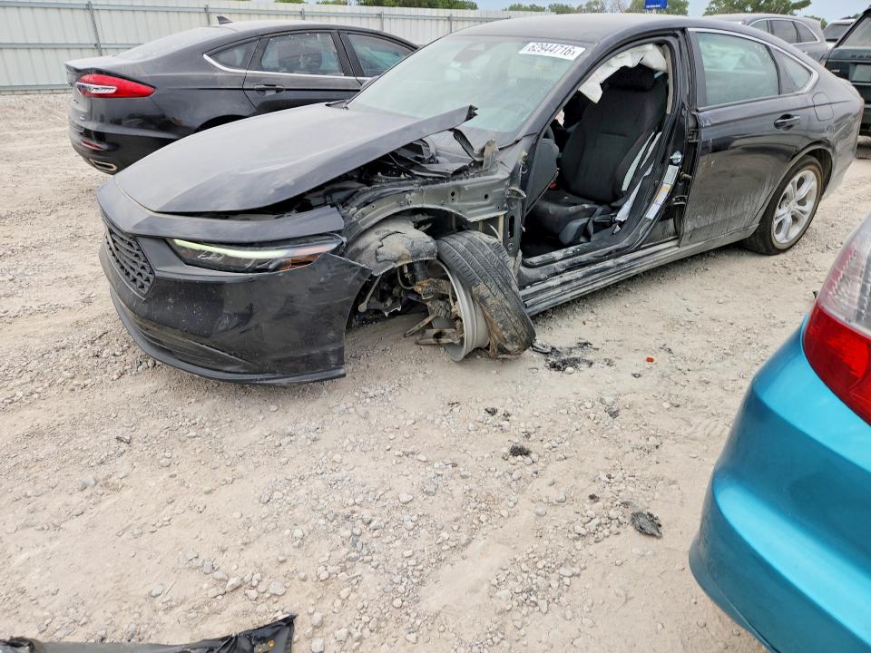 Продажа на аукционе авто 2024 Honda Accord, vin: 1HGCY1F29RA032944, номер лота: 62944716