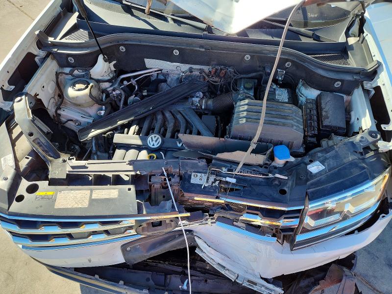 59387426 :رقم المزاد ، 1V2CR2CA4JC563537 vin ، 2018 Volkswagen Atlas مزاد بيع