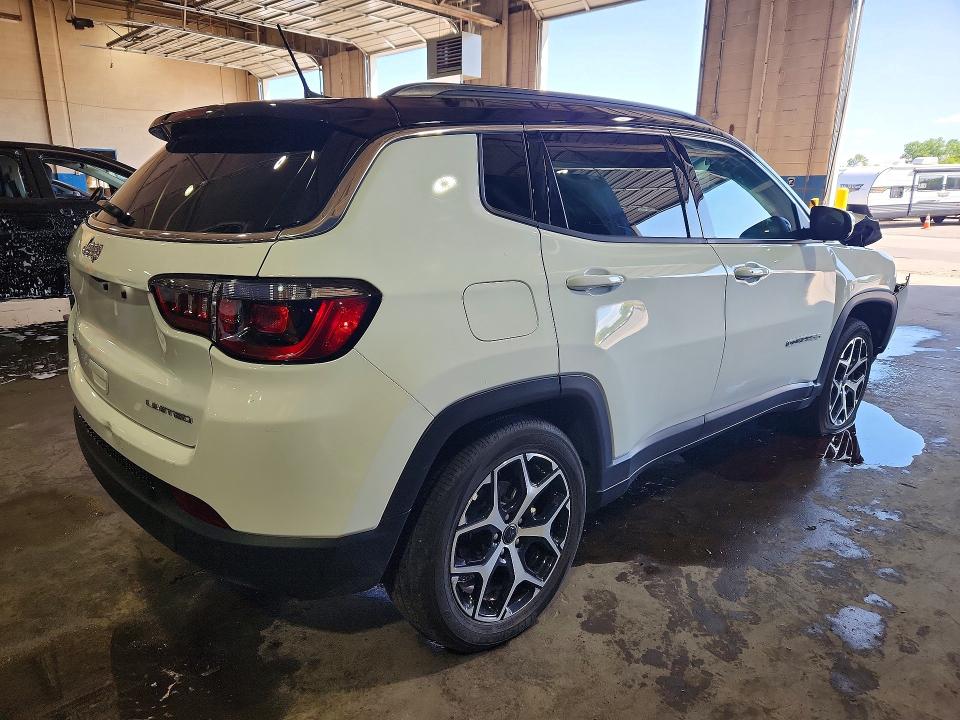 61815226 :رقم المزاد ، 3C4NJDCN4ST621295 vin ، 2025 Jeep Compass مزاد بيع