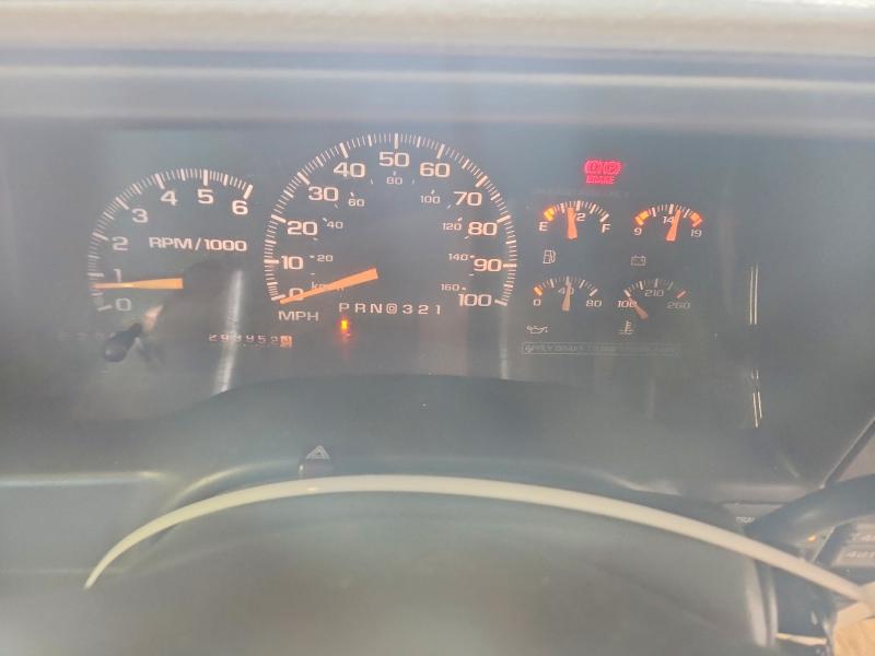 Продаж на аукціоні авто 1999 Chevrolet Suburban, vin: 1GNFK16R4XJ443652, номер лоту: 58874616