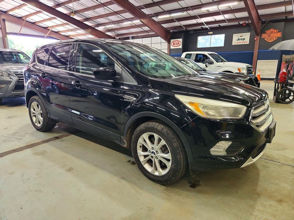 60478826 :رقم المزاد ، 1FMCU9G91HUC53189 vin ، 2017 Ford Escape مزاد بيع