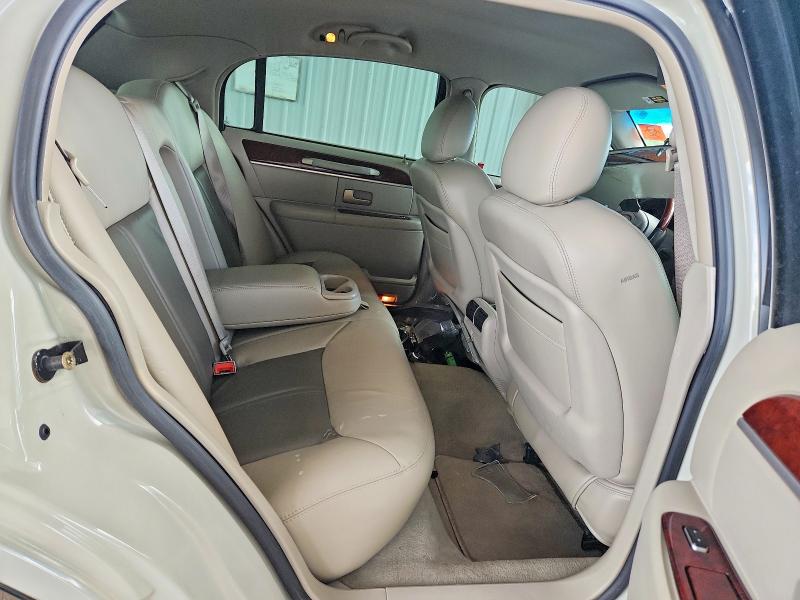 Продажа на аукционе авто 2004 Lincoln Town Car, vin: 1LNHM83W24Y665958, номер лота: 63156316