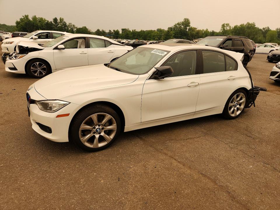 2015 Bmw 335 მანქანა იყიდება აუქციონზე, vin: WBA3B9G55FNR93954, აუქციონის ნომერი: 60834896