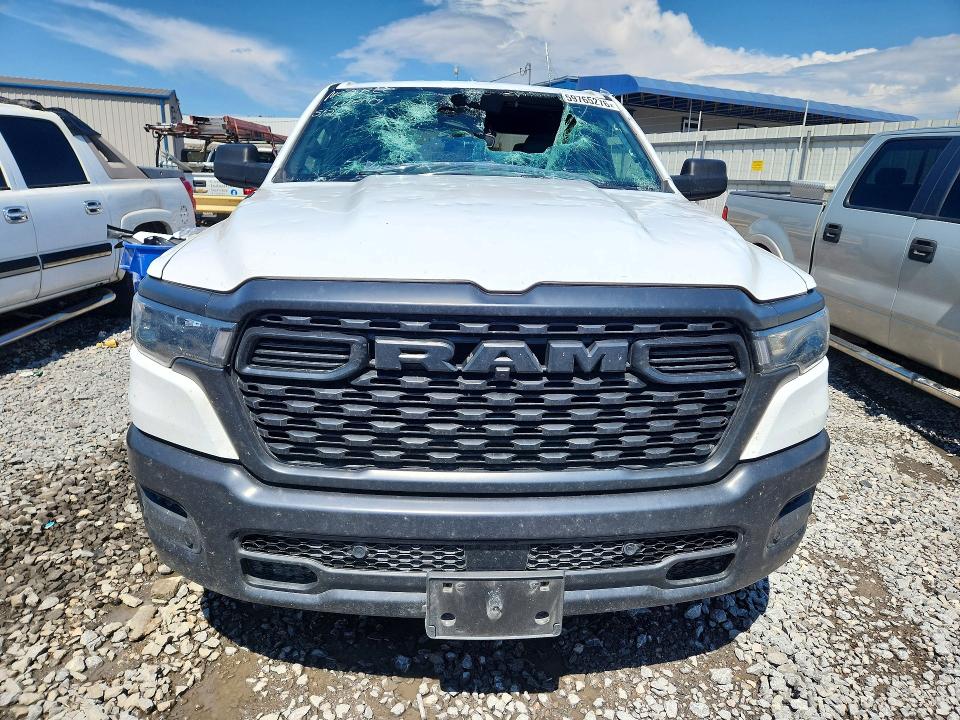 Продажа на аукционе авто 2025 Ram 1500, vin: 1C6RREGG2SN615904, номер лота: 59765276