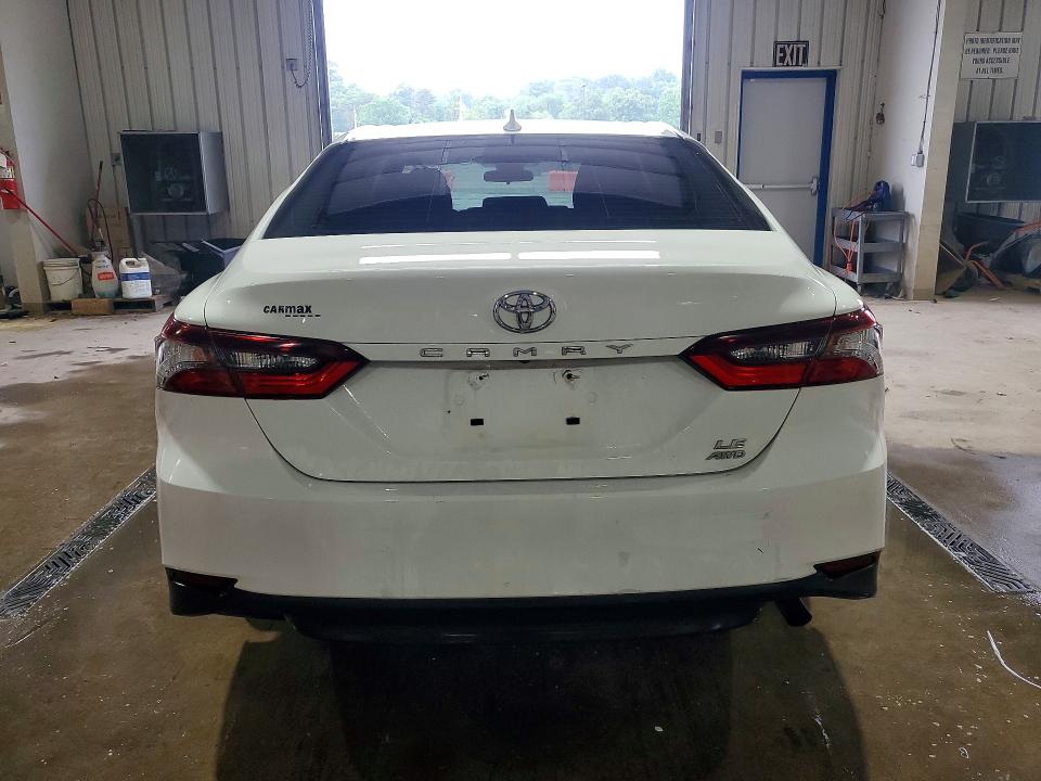60058966 :رقم المزاد ، 4T1C11BK9NU055430 vin ، 2022 Toyota Camry مزاد بيع