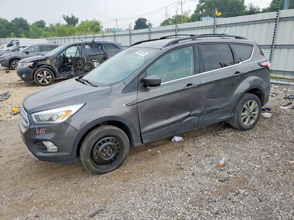 61602756 :رقم المزاد ، 1FMCU9G9XHUC36018 vin ، 2017 Ford Escape مزاد بيع