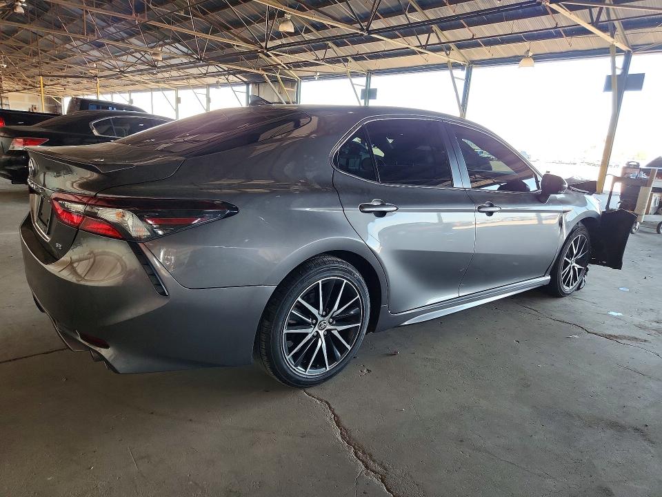 Продажа на аукционе авто 2024 Toyota Camry, vin: 4T1G11AK8RU878679, номер лота: 61987596