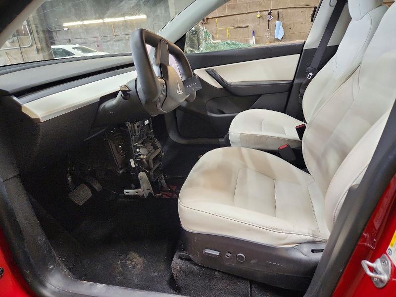 62389666 :رقم المزاد ، 5YJYGDEEXMF095958 vin ، 2021 Tesla Model Y مزاد بيع