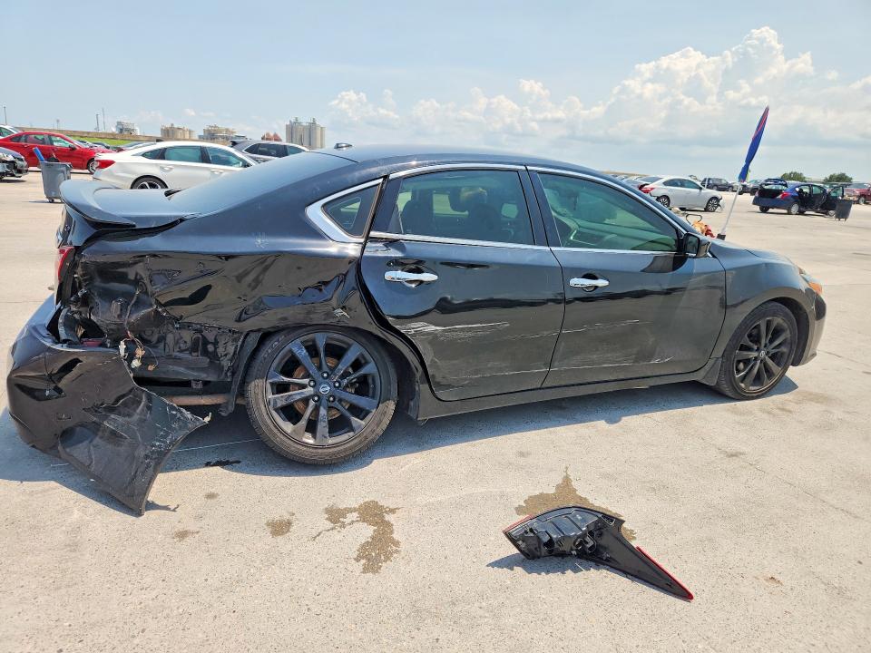 Продаж на аукціоні авто 2018 Nissan Altima, vin: 1N4AL3AP0JC173872, номер лоту: 62718966