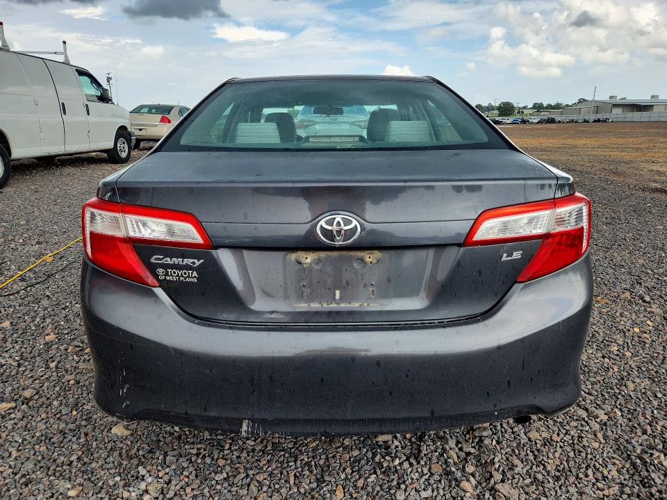 61518556 :رقم المزاد ، 4T1BF1FK3CU045836 vin ، 2012 Toyota Camry مزاد بيع