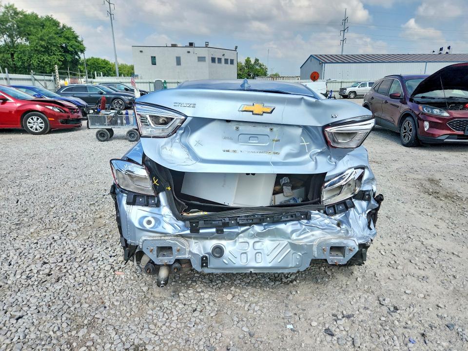 Продажа на аукционе авто 2018 Chevrolet Cruze, vin: 1G1BE5SM7J7161597, номер лота: 59680476