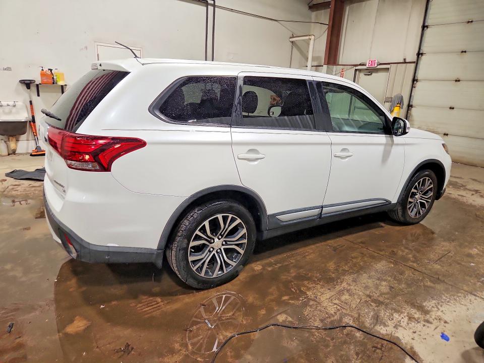 63172256 :رقم المزاد ، JA4AD3A32GZ013934 vin ، 2016 Mitsubishi Outlander مزاد بيع