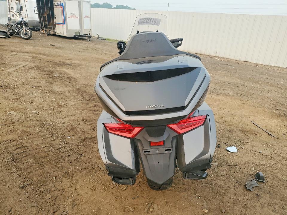 61232596 :رقم المزاد ، JH2SC790XRK600111 vin ، 2024 Honda Gl1800 مزاد بيع