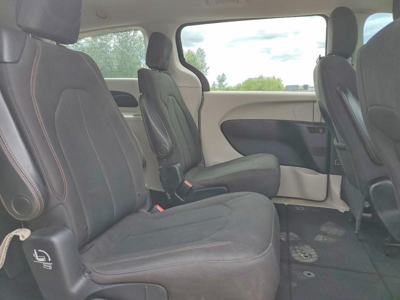 60717326 :رقم المزاد ، 2C4RC1DG1HR705015 vin ، 2017 Chrysler Pacifica مزاد بيع