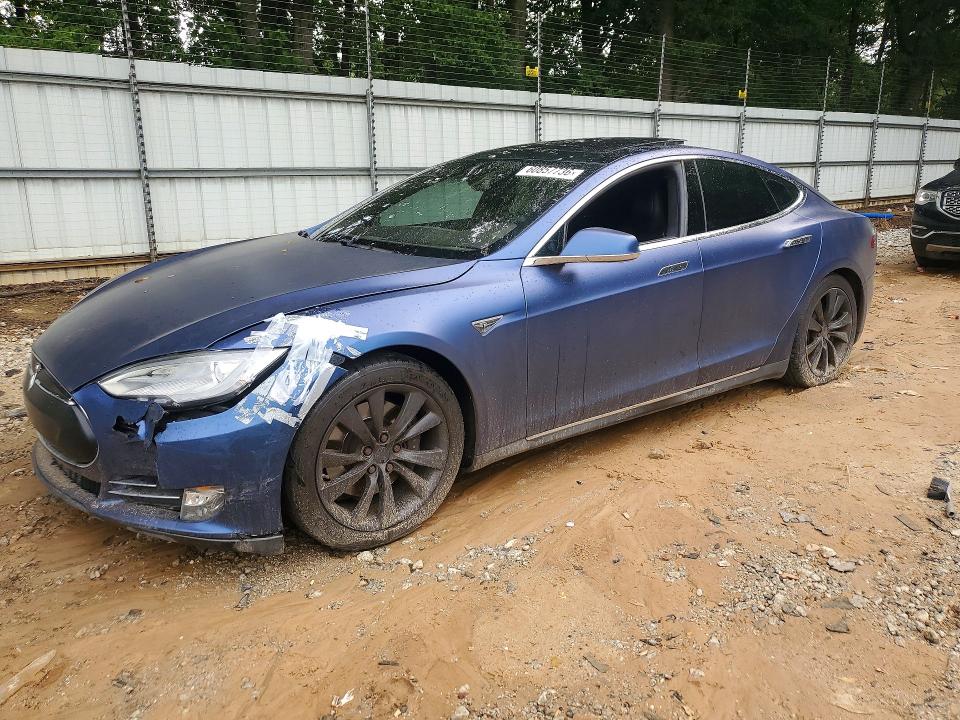 60857736 :رقم المزاد ، 5YJSA1H29FF098361 vin ، 2015 Tesla Model S مزاد بيع