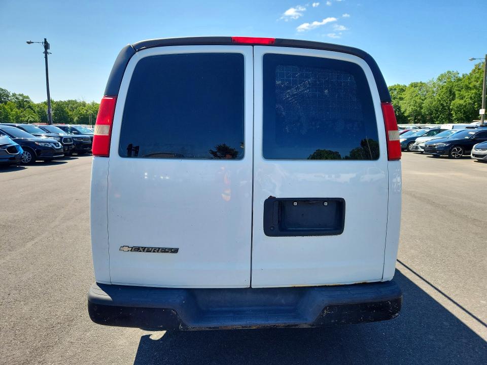59707436 :رقم المزاد ، 1GCGG25C281229116 vin ، 2008 Chevrolet Express G2500 مزاد بيع
