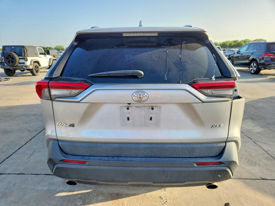 61696466 :رقم المزاد ، 2T3W1RFV0KW018317 vin ، 2019 Toyota Rav4 مزاد بيع