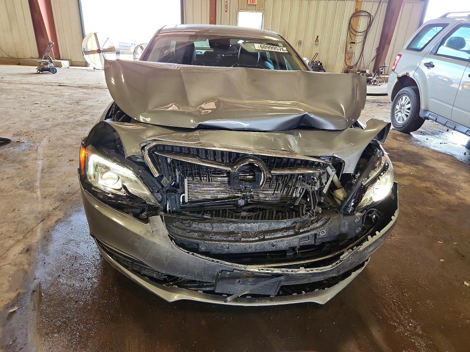 60999576 :رقم المزاد ، 1G4ZR5SZ8JU147016 vin ، 2018 Buick Lacrosse مزاد بيع