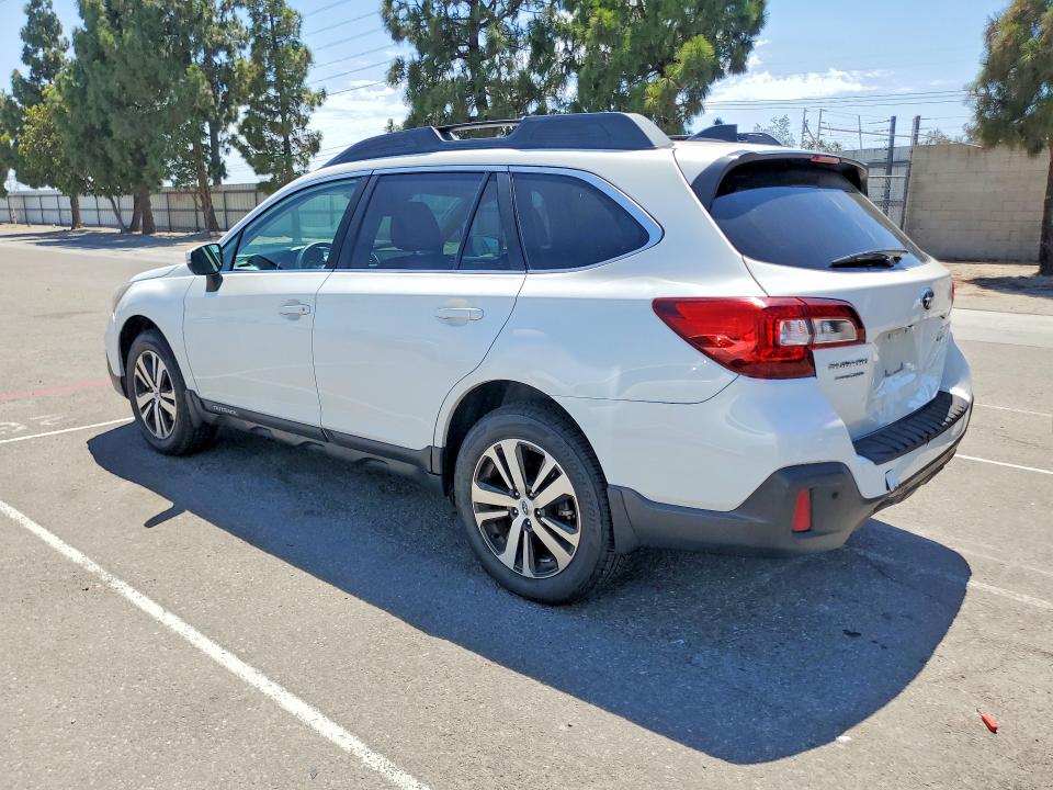 61737836 :رقم المزاد ، 4S4BSENC6J3264502 vin ، 2018 Subaru Outback مزاد بيع