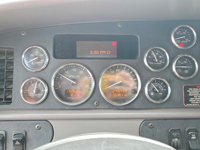 62275136 :رقم المزاد ، 1XP7D49X1BD102377 vin ، 2011 Peterbilt 387 مزاد بيع