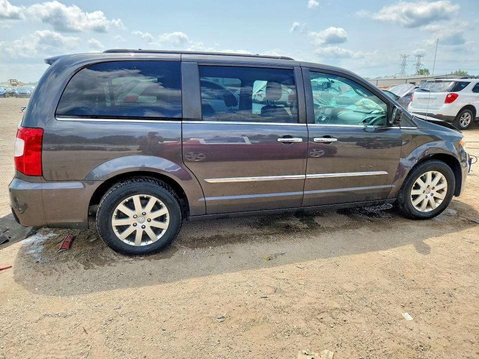 61538786 :رقم المزاد ، 2C4RC1BG5GR246900 vin ، 2016 Chrysler Town & Country مزاد بيع
