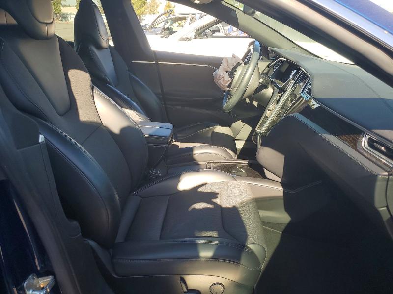 60049866 :رقم المزاد ، 5YJSA1E23HF219425 vin ، 2017 Tesla Model S مزاد بيع