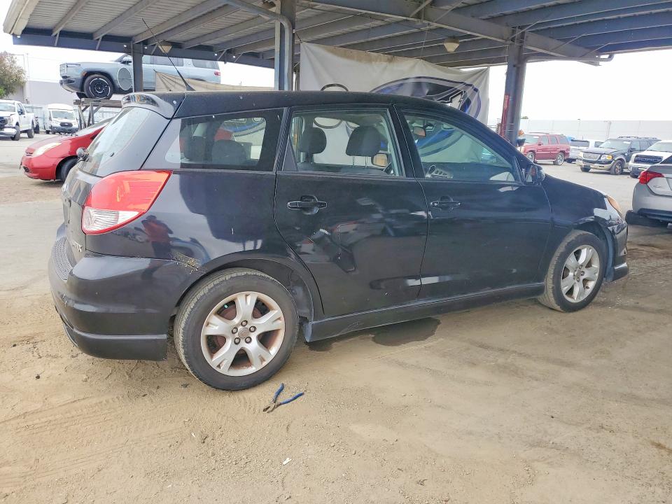 60331356 :رقم المزاد ، 2T1KR32E44C235988 vin ، 2004 Toyota Matrix مزاد بيع