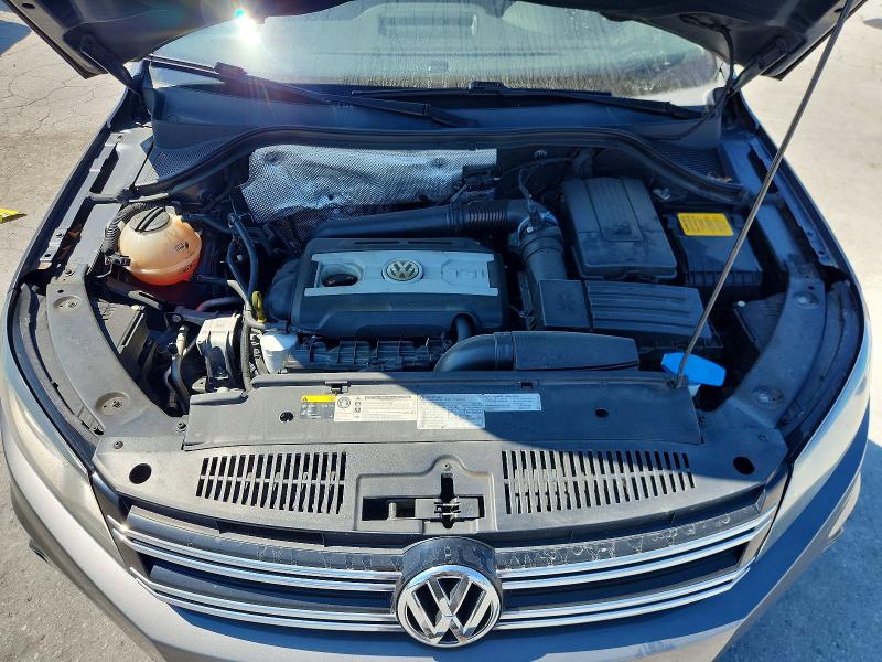 63400556 :رقم المزاد ، WVGAV7AX4GW522790 vin ، 2016 Volkswagen Tiguan مزاد بيع