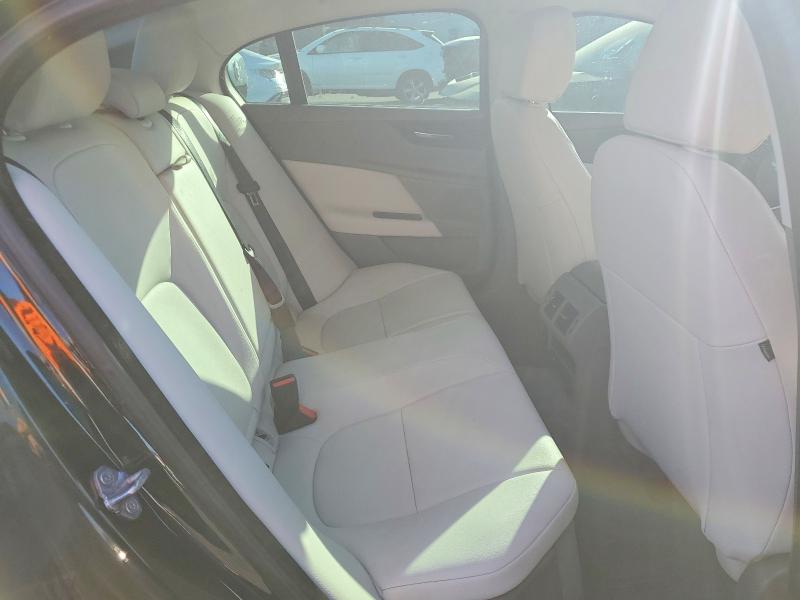 2017 Jaguar Xe მანქანა იყიდება აუქციონზე, vin: SAJAJ4BV8HCP14987, აუქციონის ნომერი: 62630826