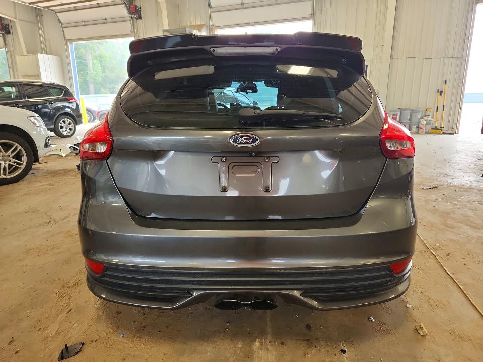 2015 Ford Focus მანქანა იყიდება აუქციონზე, vin: 1FADP3L97FL373252, აუქციონის ნომერი: 61627716
