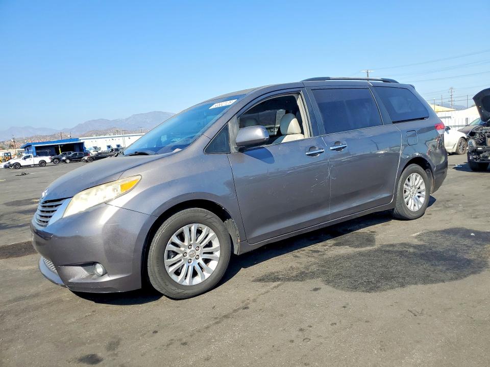 Aukcja sprzedaży 2011 Toyota Sienna, vin: 5TDYK3DC4BS049320, numer aukcji: 60832126