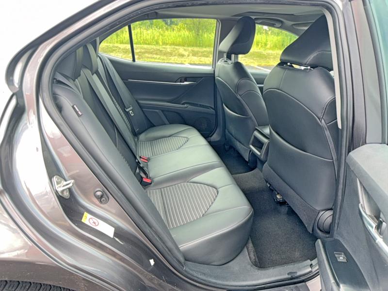 Продаж на аукціоні авто 2018 Toyota Camry, vin: 4T1B11HKXJU560650, номер лоту: 62498586