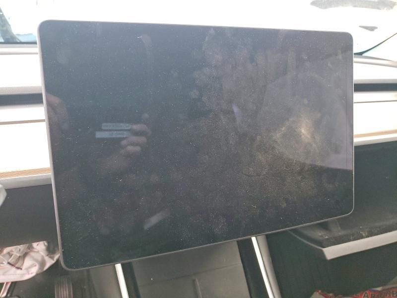 59297956 :رقم المزاد ، 5YJYGDEE9MF098009 vin ، 2021 Tesla Model  Y مزاد بيع