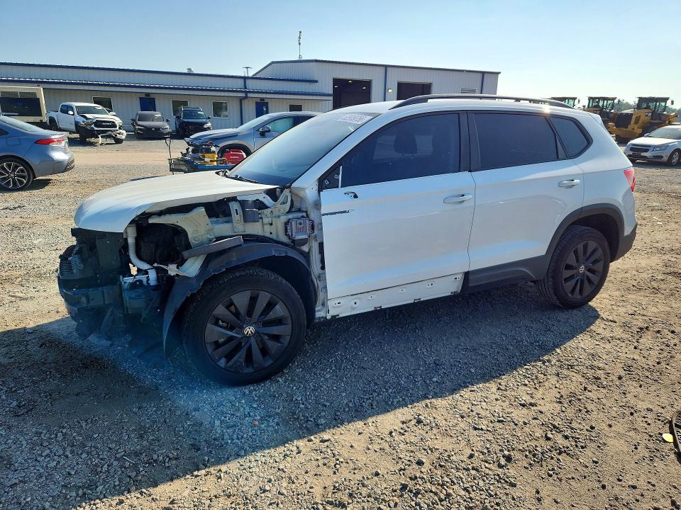 62919756 :رقم المزاد ، 3VVDX7B21NM056250 vin ، 2022 Volkswagen Taos مزاد بيع