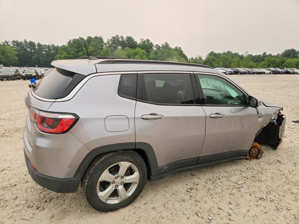 60738976 :رقم المزاد ، 3C4NJDBB0HT646520 vin ، 2017 Jeep Compass مزاد بيع