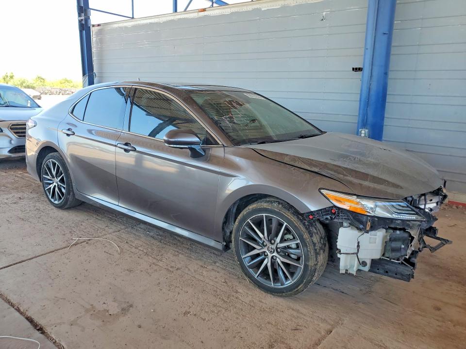 60018226 :رقم المزاد ، 4T1FZ1AK4MU050318 vin ، 2021 Toyota Camry مزاد بيع