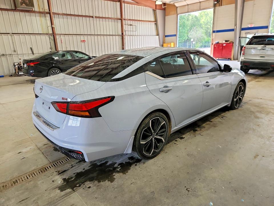 59721196 :رقم المزاد ، 1N4BL4CV3PN375026 vin ، 2023 Nissan Altima مزاد بيع