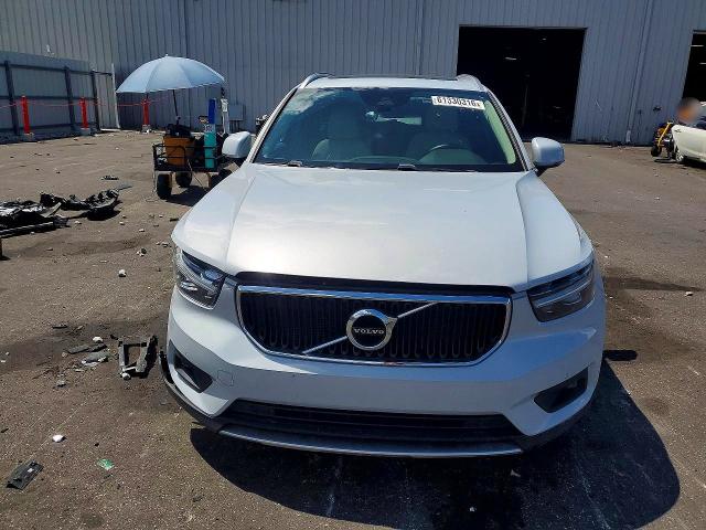 Продаж на аукціоні авто 2021 Volvo Xc40, vin: YV4162UK2M2403804, номер лоту: 61330316