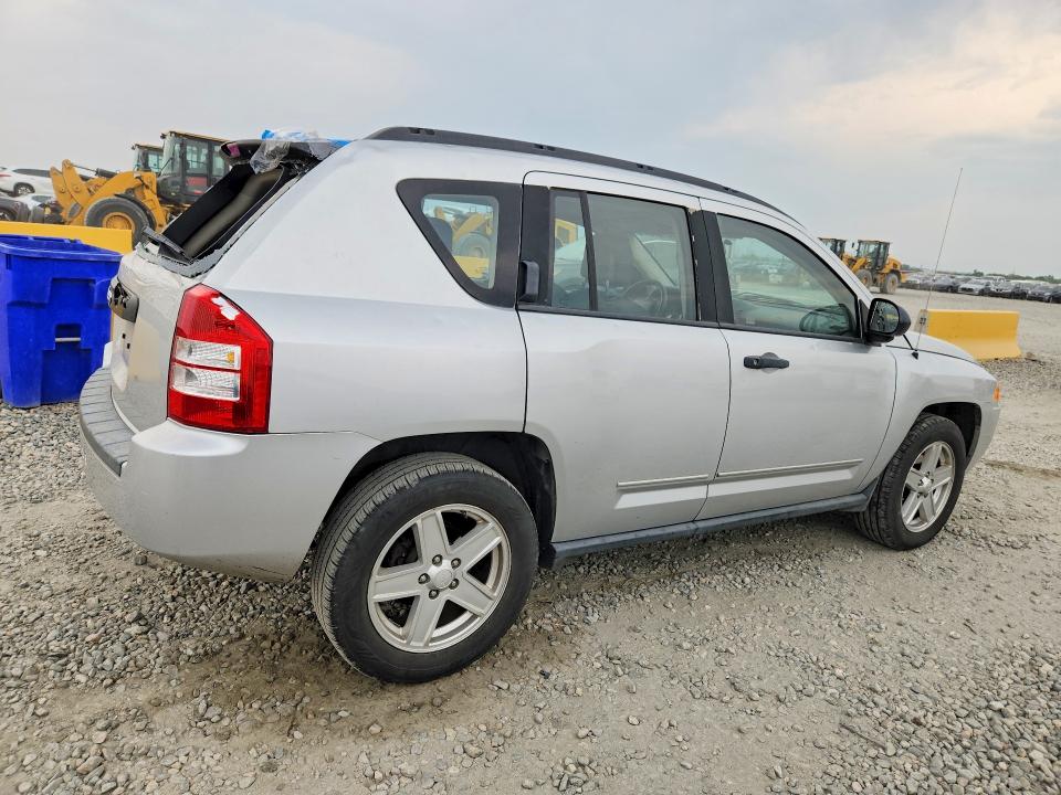 85981085 :رقم المزاد ، 1J4NF4FB9AD512655 vin ، 2010 Jeep Compass مزاد بيع