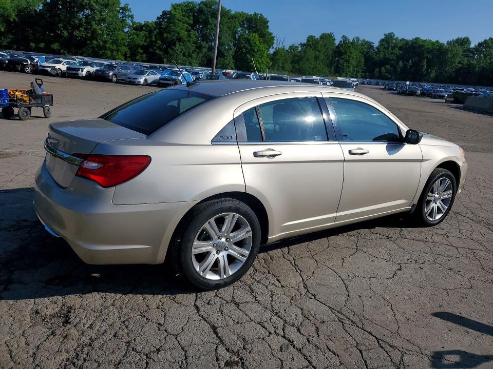 2013 Chrysler 200 მანქანა იყიდება აუქციონზე, vin: 1C3CCBAB8DN762084, აუქციონის ნომერი: 60165276