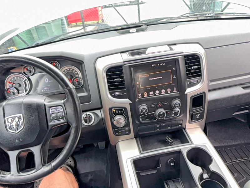 61037996 :رقم المزاد ، 1C6RR7LM8FS606896 vin ، 2015 Ram 1500 مزاد بيع