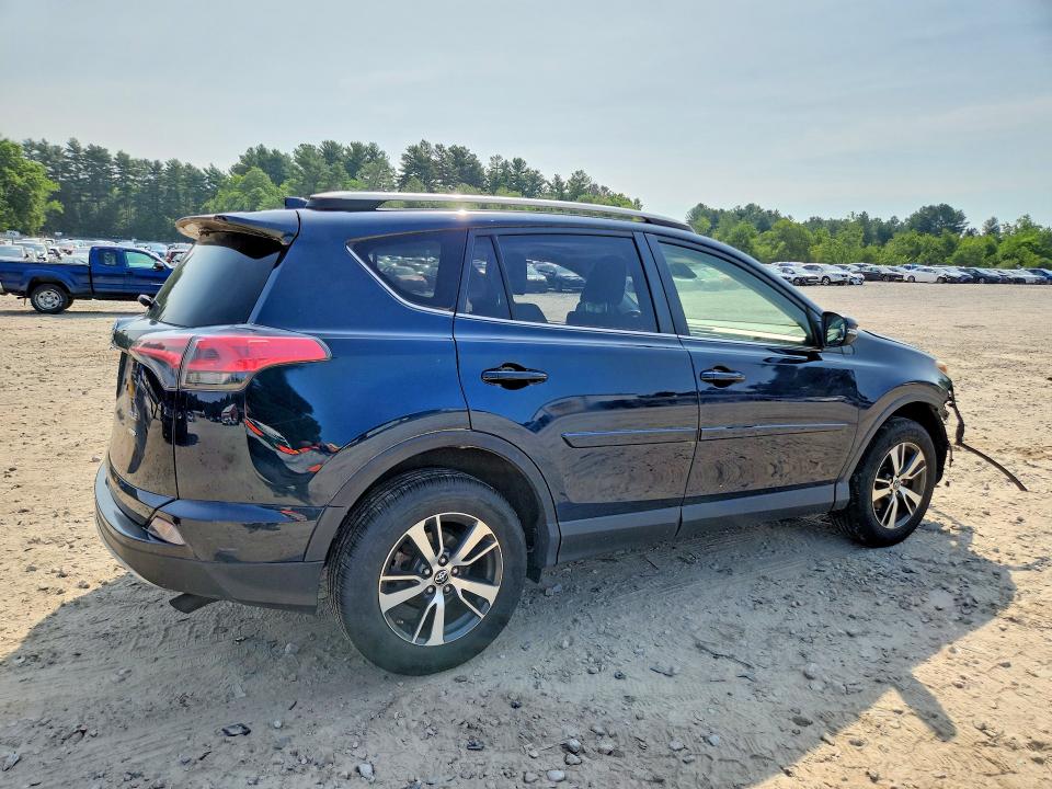 2018 Toyota Rav4 მანქანა იყიდება აუქციონზე, vin: JTMRFREV8JJ250631, აუქციონის ნომერი: 60845186