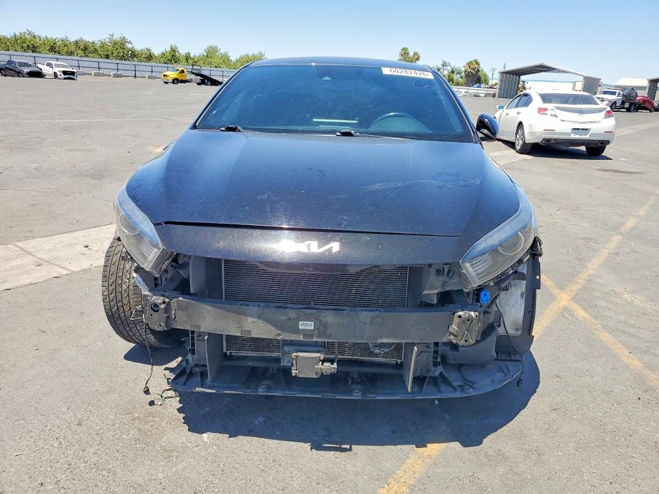 60282426 :رقم المزاد ، 3KPF54AD6NE479902 vin ، 2022 Kia Forte مزاد بيع