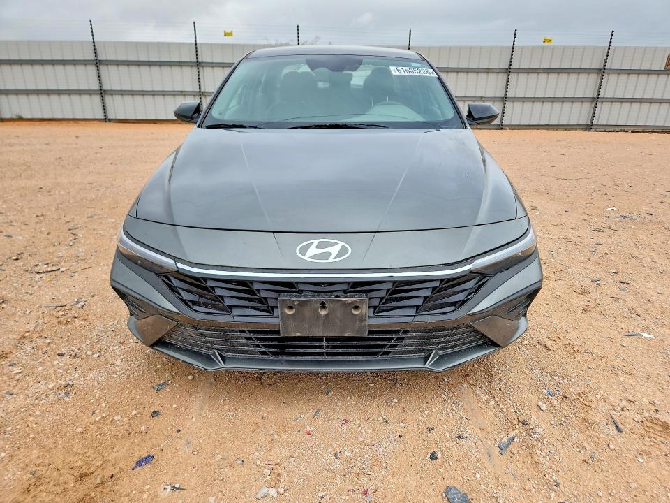 61505226 :رقم المزاد ، KMHLM4DG1SU012035 vin ، 2025 Hyundai Elantra مزاد بيع