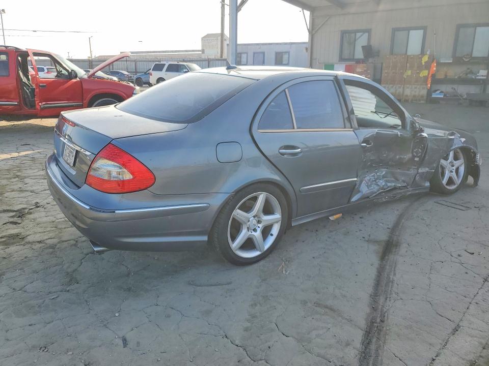 2007 Mercedes-benz E მანქანა იყიდება აუქციონზე, vin: WDBUF56X87B179869, აუქციონის ნომერი: 63539406