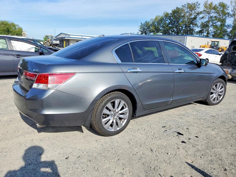 61809676 :رقم المزاد ، 1HGCP3F8XBA019340 vin ، 2011 Honda Accord مزاد بيع